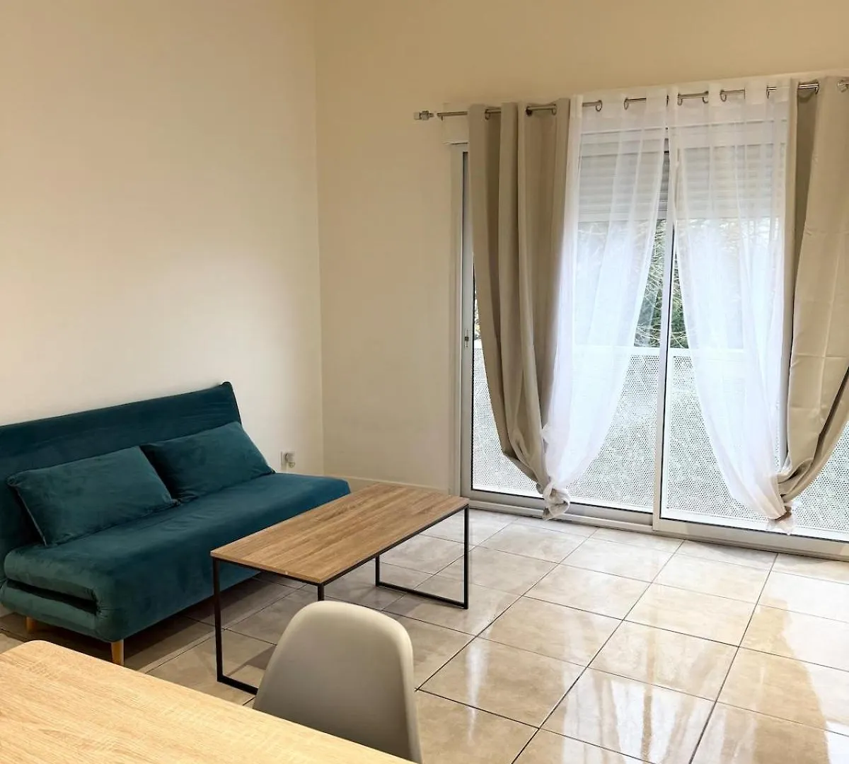 Ferienwohnung T2 Etage Lumineux A Leyment Apartment