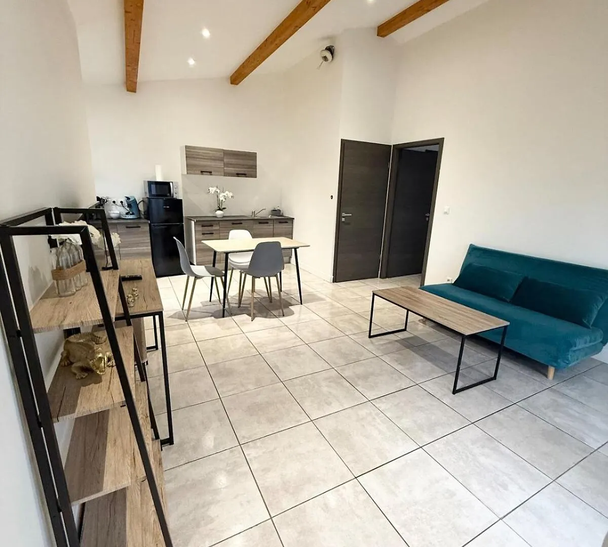 T2 Etage Lumineux A Leyment Apartment France