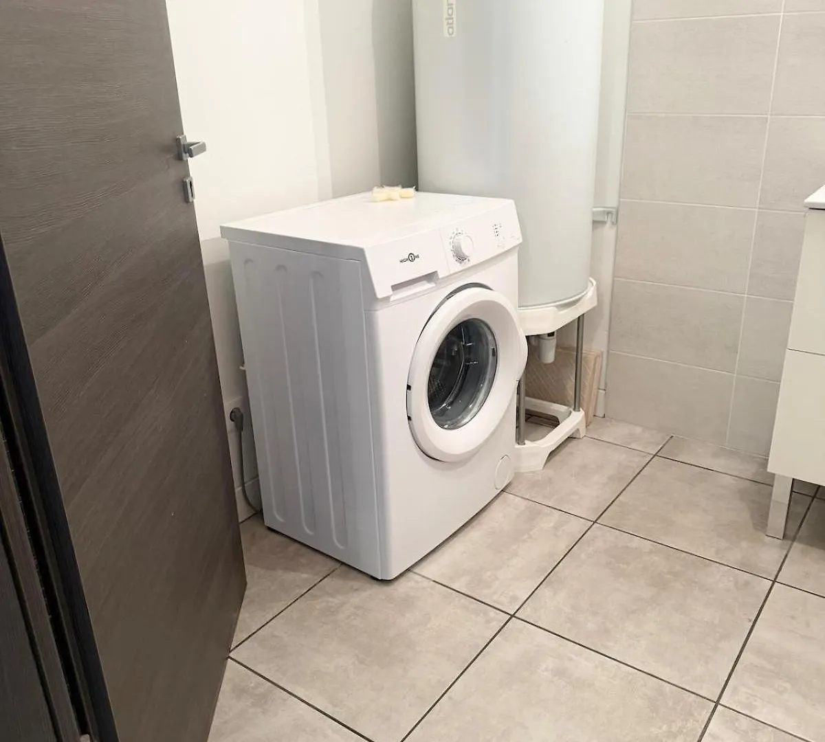 T2 Etage Lumineux A Leyment Apartment France