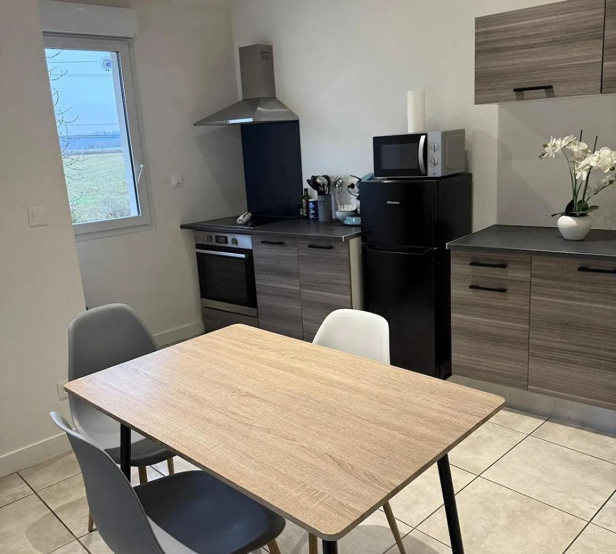 T2 Etage Lumineux A Leyment Apartment 0*,